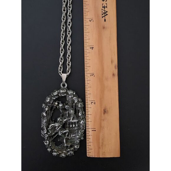 VTG 60-70’s Pewter Art Nouveau Necklace 3D ROMEO & JULIET Roses Romance THEATER - Picture 6 of 6